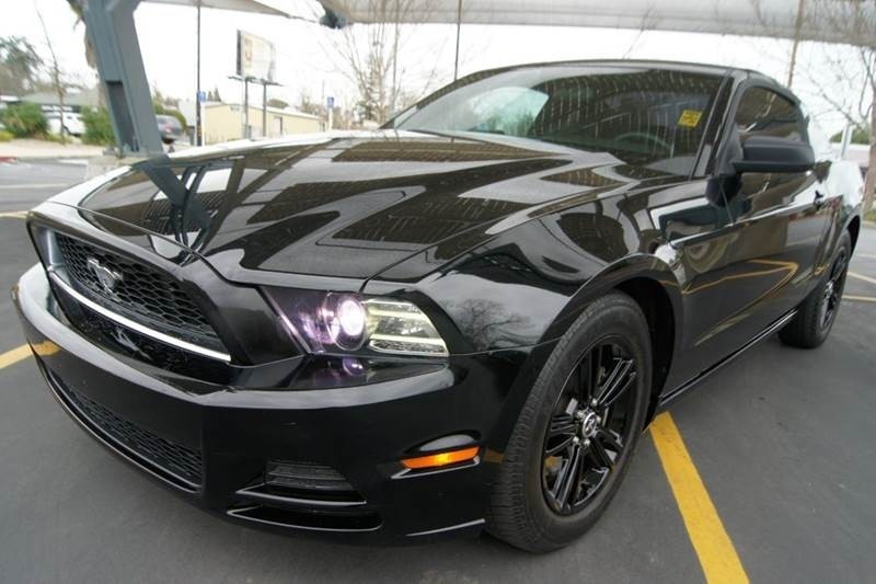 2014 Ford Mustang V6 2dr Coupe