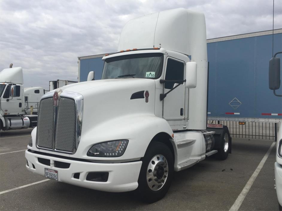 2009 Kenworth T600  Conventional - Day Cab