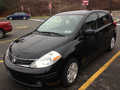 2010 Nissan Versa S Hatchback 4DR 2010 Black Nissan Versa- Great condition!