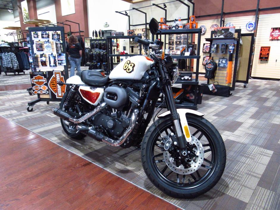 2016  Harley-Davidson  Roadster™