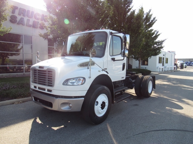 2009 Freightliner M2-106  Conventional - Day Cab