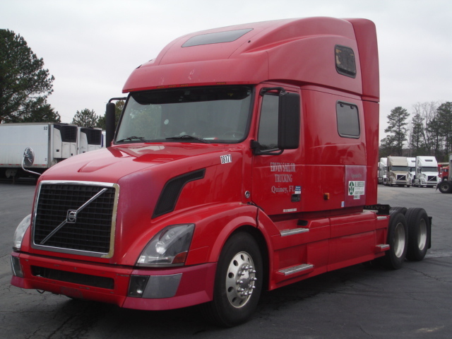 2007 Volvo Vnl780  Conventional - Sleeper Truck