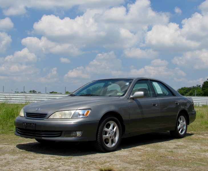 2001 Lexus ES 300 4dr Sdn