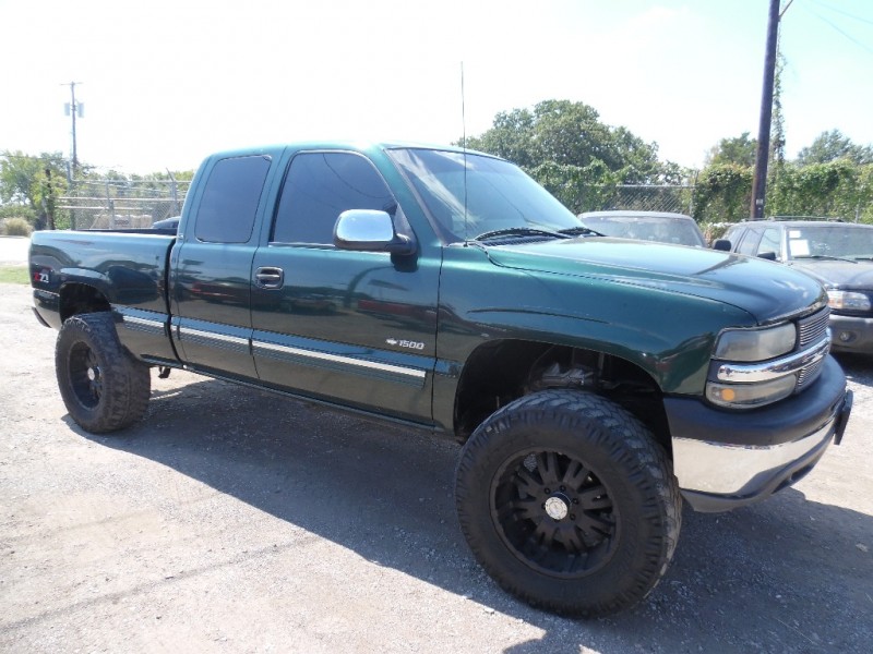 2001 Chevrolet Silverado 1500 Ext Cab 143.5 WB 4WD LS