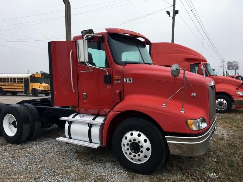 2006 International 5900i  Conventional - Day Cab