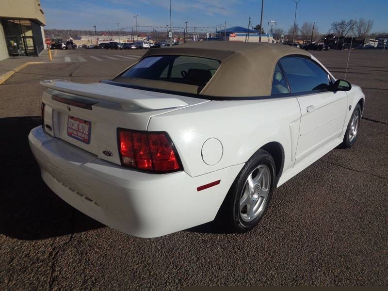 2004 Ford Mustang Deluxe 2dr Convertible