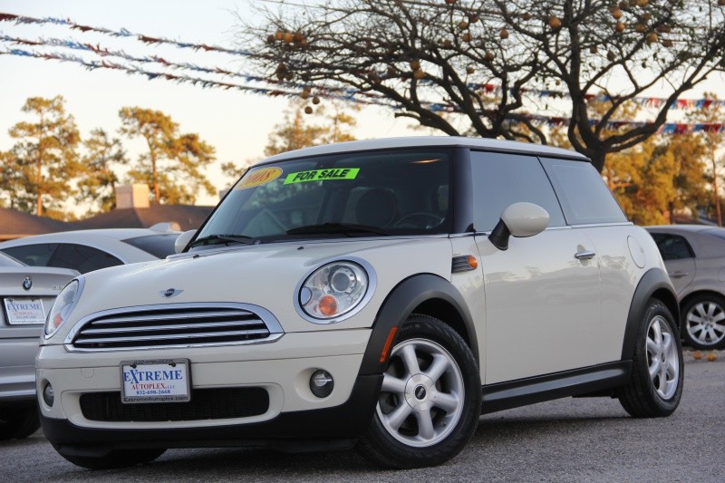 2008 MINI Cooper Hardtop 2dr Coupe Automatic  Panorama Roof Leather 3 Month WARRANTY Only 98K Miles