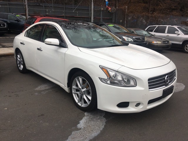 2010 Nissan Maxima SV With Navigation System