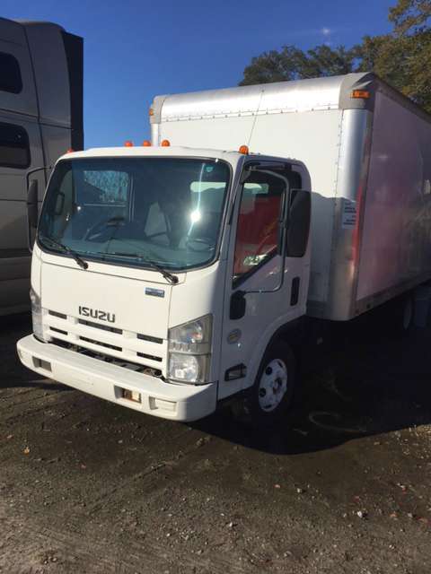 2009 Isuzu Nprhd  Conventional - Sleeper Truck