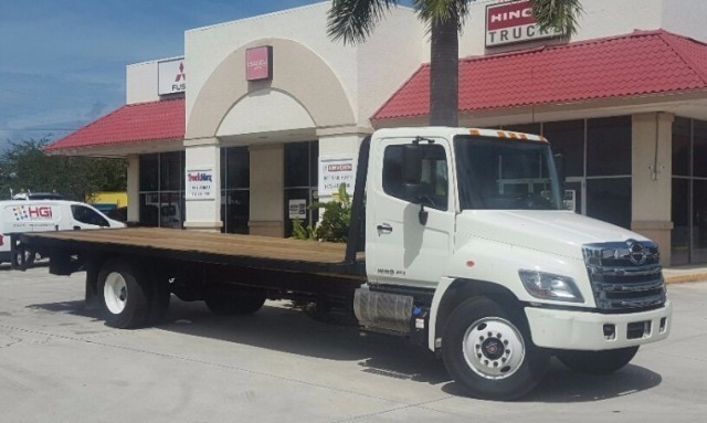 2015 Hino 268  Flatbed Truck