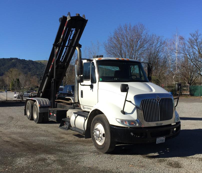 2009 International Prostar Premium  Roll Off Truck