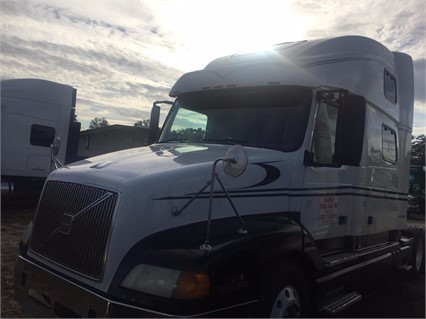 2003 Volvo Vnl64t770  Conventional - Sleeper Truck