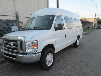 2009 Ford E-Series Van WHEEL CHAIR/HANDICAP VAN 2009 FORD E350  WHEEL CHAIR/HANDICAP VAN V8 5.4L WITH RICON LIFT