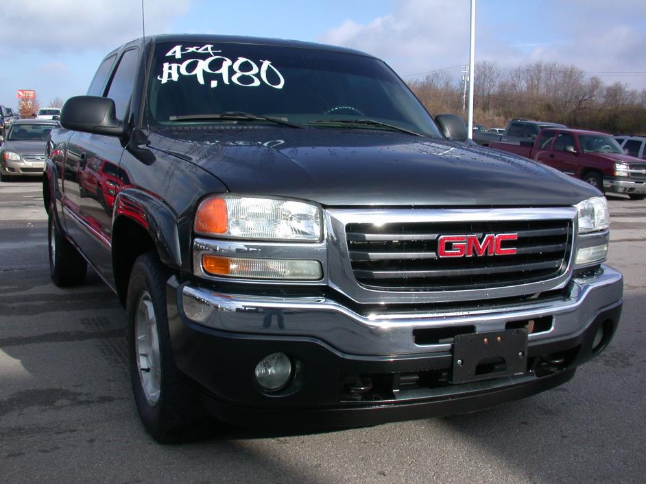 2005 Gmc Sierra 1500  Pickup Truck