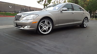 2008 Mercedes-Benz S-Class 4-door  5-passenger 2008 Mercedes Benz S550 Showroom Condition