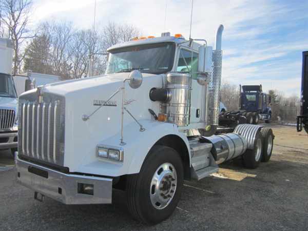 2012 Kenworth T800  Conventional - Day Cab