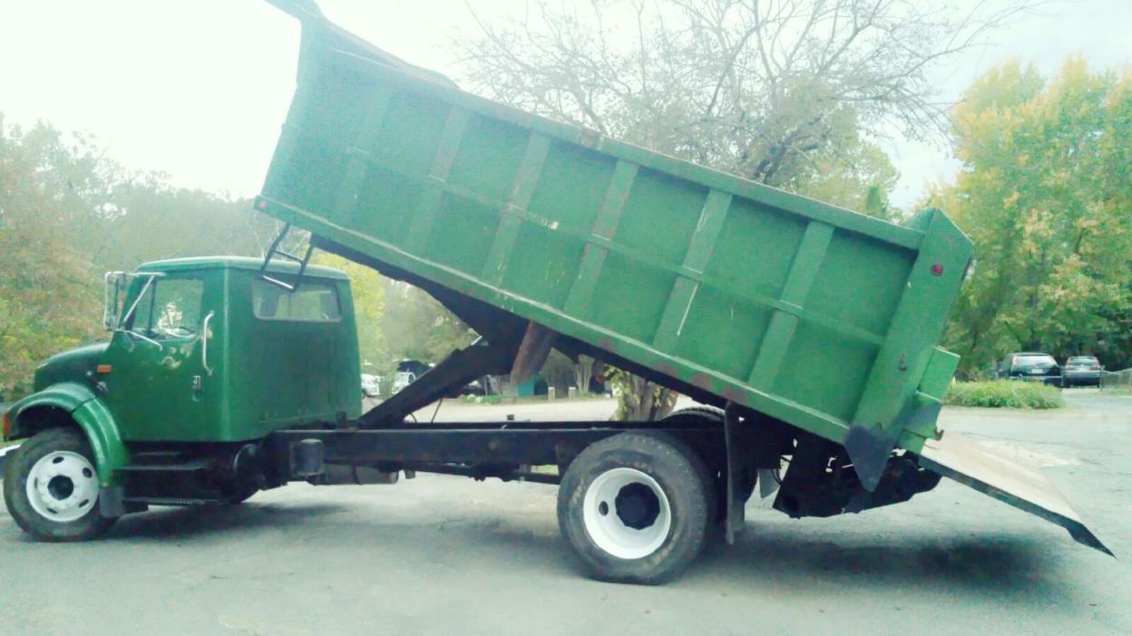 1999 International 4700  Dump Truck