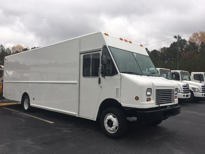 2011 Workhorse P32  Conventional - Day Cab
