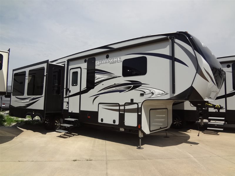 2017 Keystone Rv Avalanche 300RE