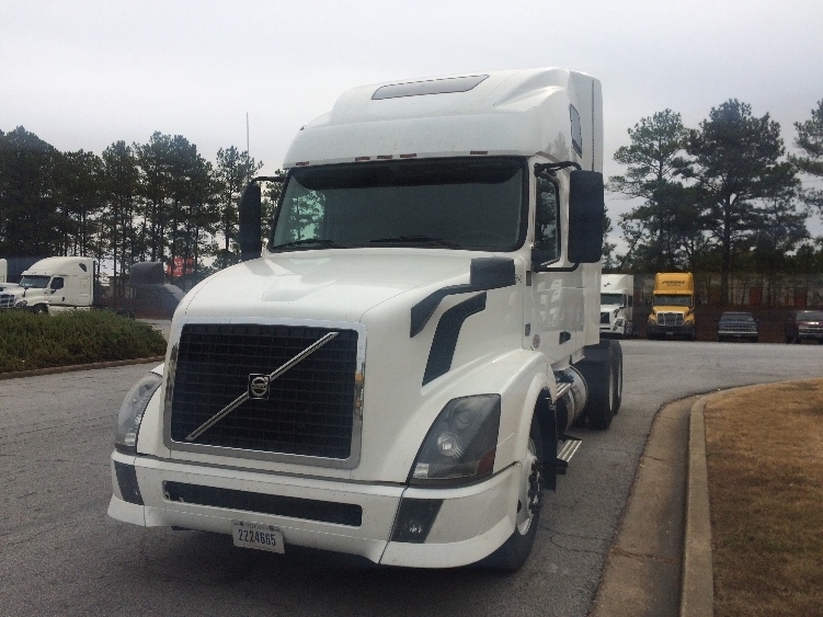 2013 Volvo Vnl  Conventional - Sleeper Truck