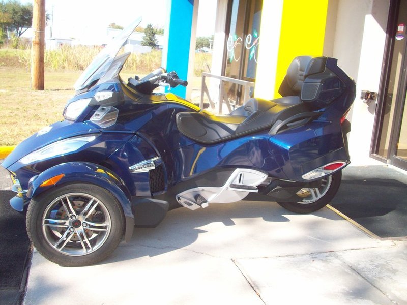 2016 Can-Am Spyder RT-S Special Series 6-Speed Semi-
