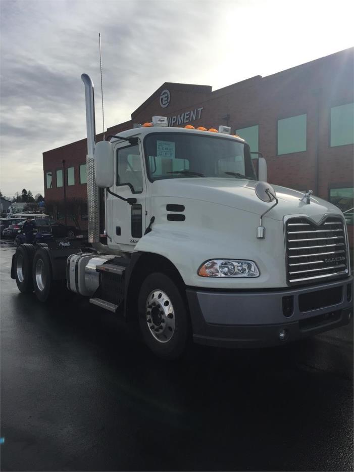 2016 Mack Pinnacle  Conventional - Day Cab