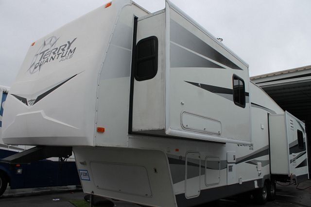 2006 Fleetwood Terry Quantum Ax6 365BSQS