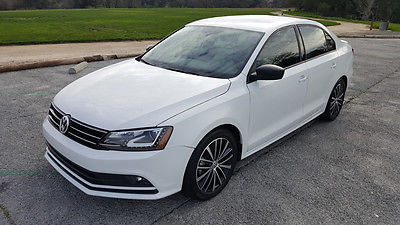 2016 Volkswagen Jetta 1.8T Sport Sedan 4-Door 2016 VOLKSWAGEN JETTA SPORT, ONLY 3K MI, LEATHER, NAVIGATION, BACKUP CAM, TINT!