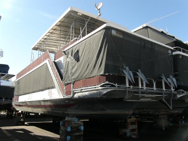 1995 LAKEVIEW YACHTS 