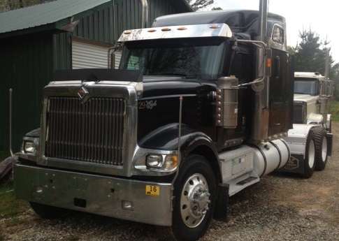 2002 International Eagle 9900i  Conventional - Sleeper Truck