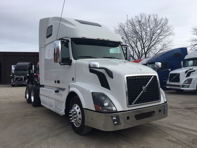 2013 Volvo Vnl64t670  Conventional - Sleeper Truck