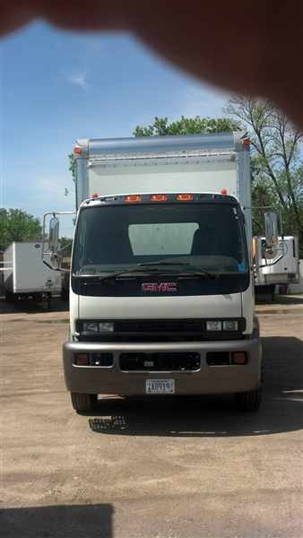 2009 Gmc F7b042  Box Truck - Straight Truck