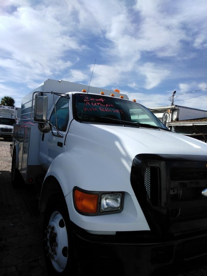 2004 Ford F750  Utility Truck - Service Truck