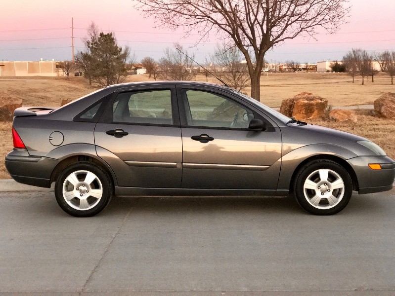 2004 Ford Focus ZTS *Clean, Reliable, Great MPG