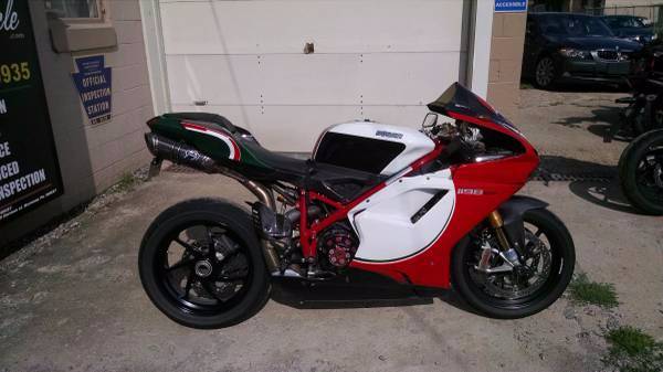 2011  Ducati  1198 SP