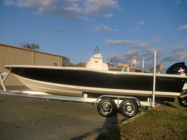 2017 TIDEWATER BOATS Bay Max 2400