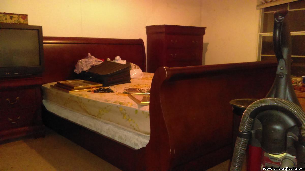 Cherry wood sleigh bed bedroom suite, 0