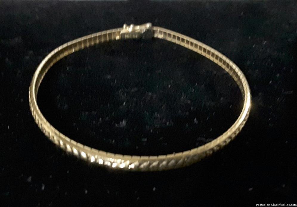 14K Yellow Gold Flexable Bangle Braclet with Safety Locking Clasp, 0