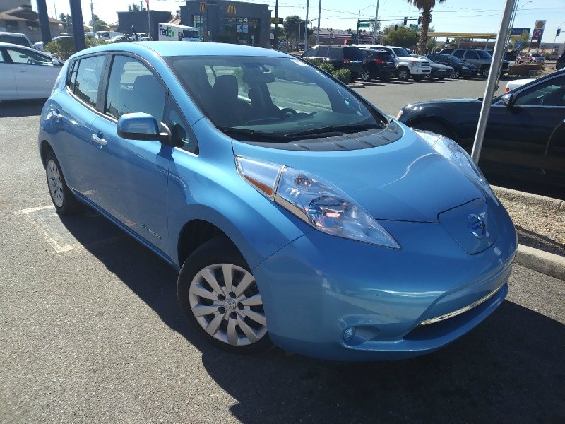 2013 Nissan LEAF 4dr 100% Electric