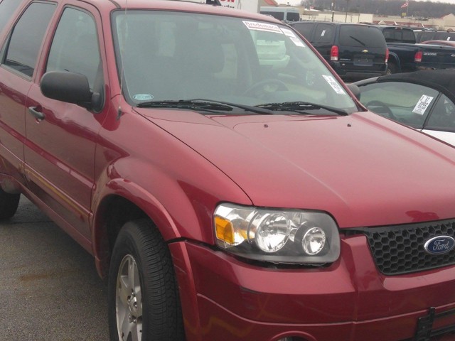 2005 Ford Escape Limited 4dr SUV