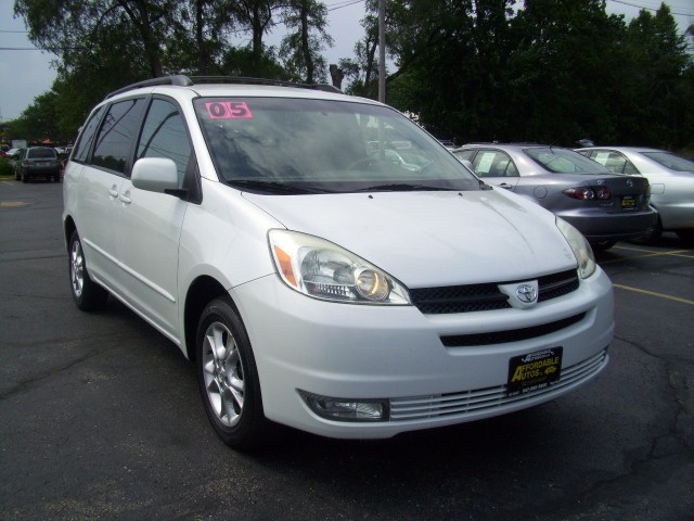 2005 Toyota Sienna 4dr All-wheel Drive Passe