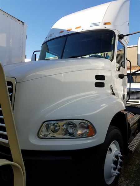 2007 Mack Cx612  Conventional - Day Cab