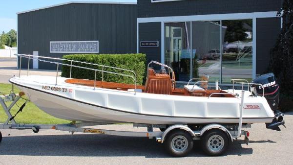 1974 Boston Whaler 21 Ribside Outrage