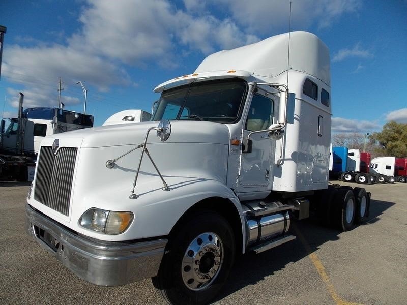 2007 International 9400i  Conventional - Sleeper Truck