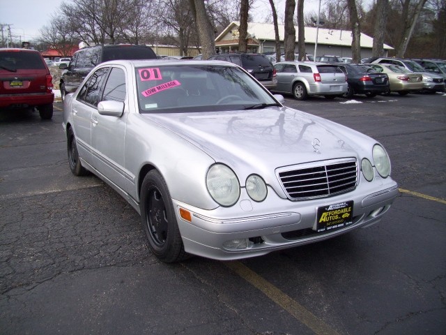 2001 Mercedes-B E-Class E320 4dr Rear-wheel Drive