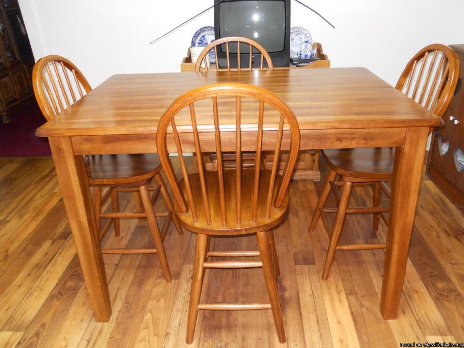 Kitchen table and 4 chairs, 0