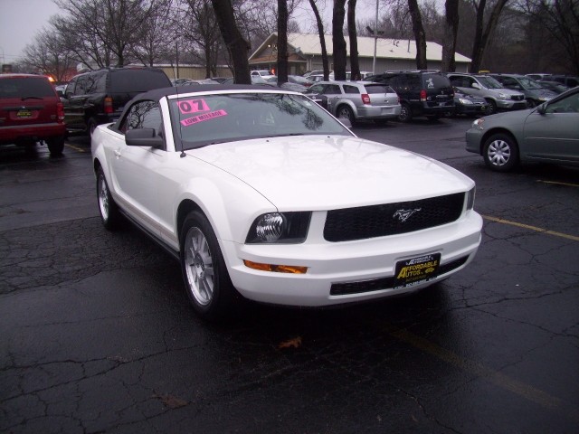 2007 Ford Mustang 2dr Convertible V6