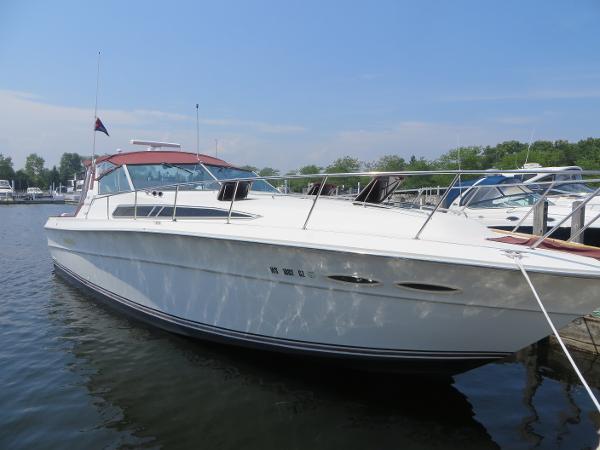 1990 Sea Ray 390 EC