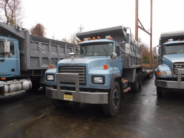 1997 Mack Rd688sx  Dump Truck