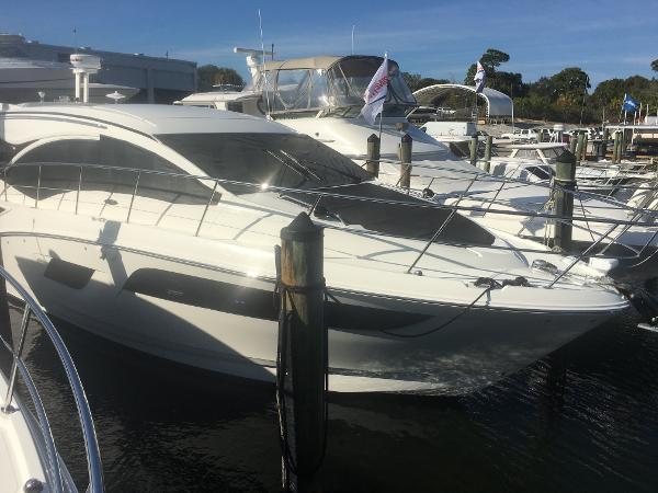 2017 Sea Ray 400 Sundancer